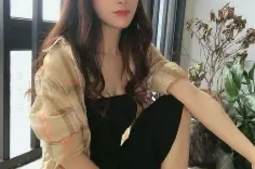 于正和朋友庆祝48岁生日董璇、古力娜扎等明星也在场